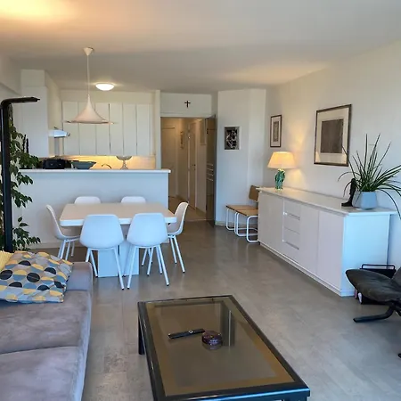 Mermaid 502 With Beautiful Sea Views